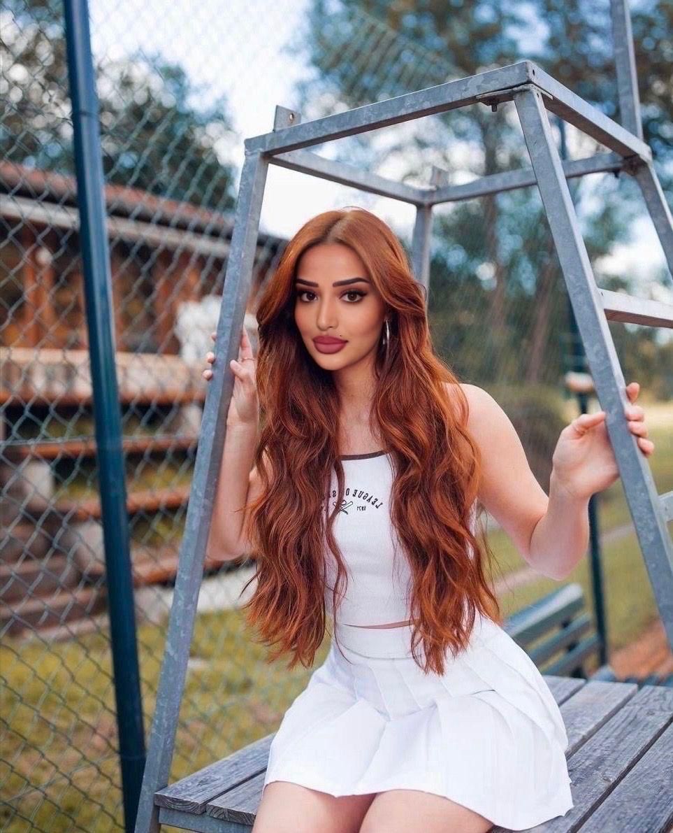 İzmir Escort Rehberi | Karşıyaka, Bornova, Konak, Alsancak, Buca, Urla ve Çeşme’de Güncel Profiller